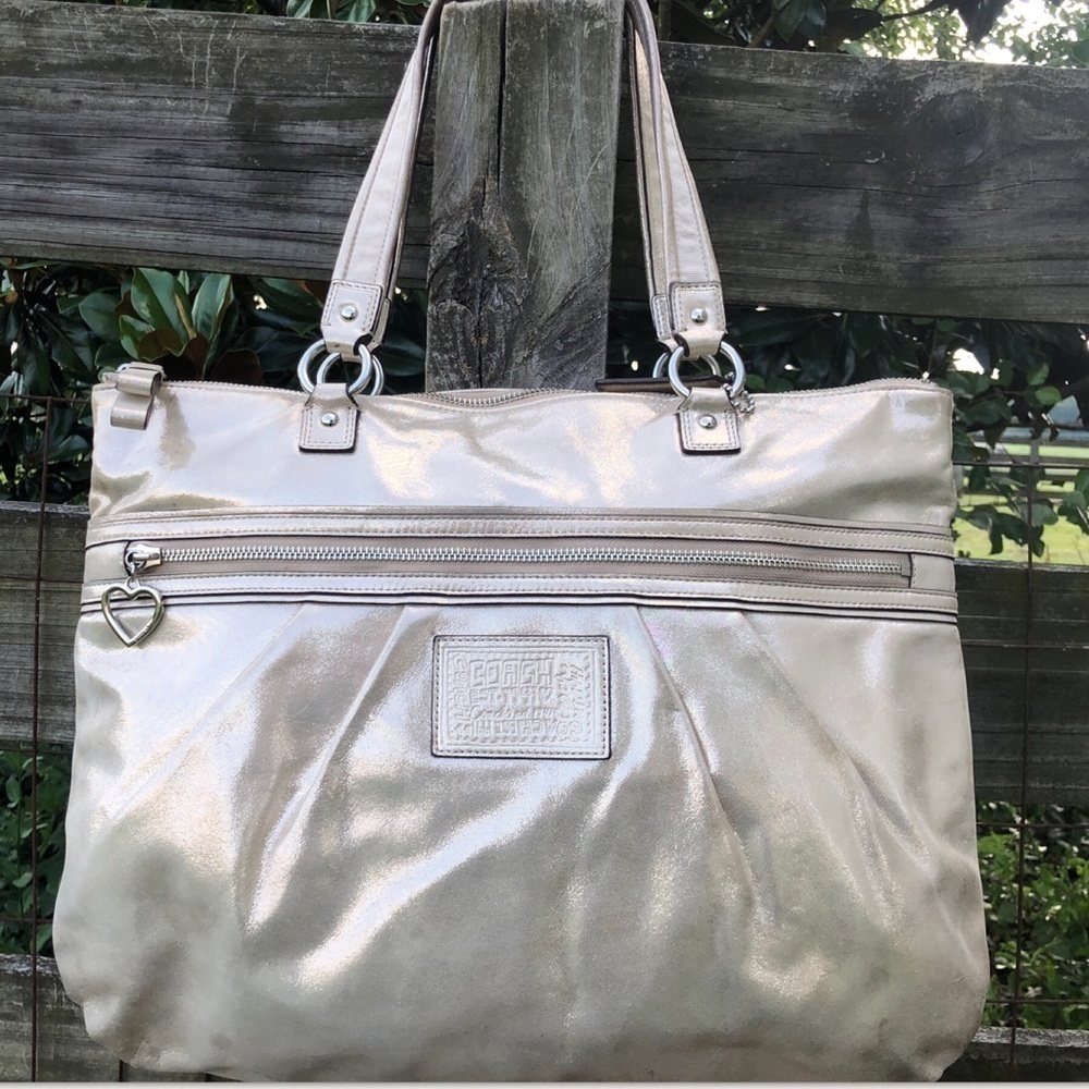 F20441 Coach Champagne Metallic Shimmery Poppy Bag - Picture 2 of 9